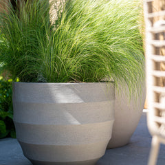 <p>Die Bordo-Serie besteht aus einer Kombination von raffinierten Strukturen und natürlichen Farben. Die detaillierten Kanten verleihen der Bordo-Serie einen einzigartigen Charakter und machen sie zu einem Blickfang in jedem Raum.</p>