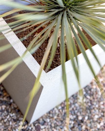 LUCA Grigio Cube Antique White