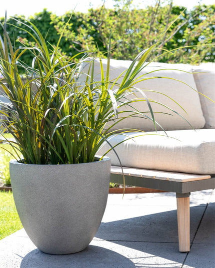 LUCA Grigio Egg Pot Natural Concrete