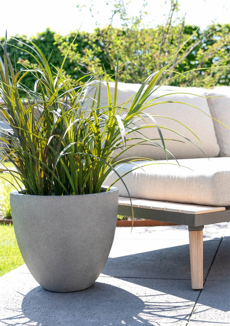 LUCA Grigio Egg Pot Natural Concrete