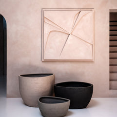 <p>Die Ruvido-Serie besteht aus organischen Formen und auffälligen Strukturen. Diese Serie zeichnet sich durch ein verspieltes und natürliches Erscheinungsbild aus, das jedem Raum eine einzigartige Atmosphäre verleiht und Charakter hinzufügt.</p>